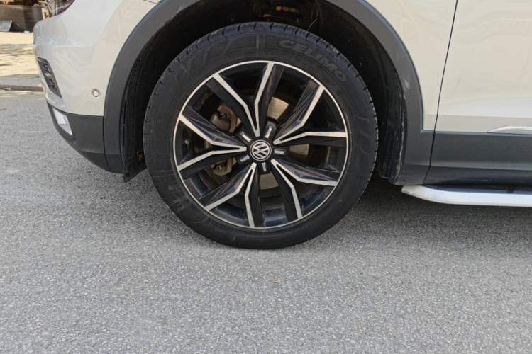 Used Volkswagen Tiguan L 2018 330TSI Automatic Two-Wheel Drive Flagship Edition Left Front Wheel Hub