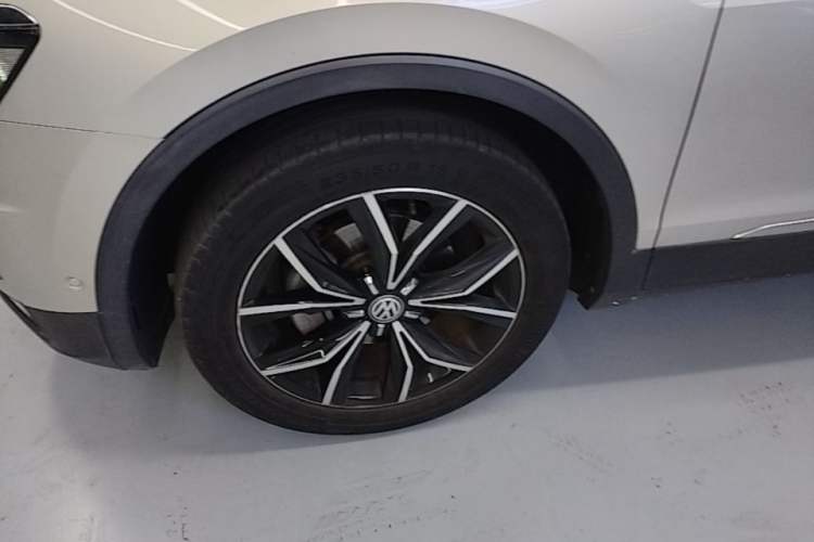 Used Volkswagen Tiguan L 2018 380TSI Automatic All-Wheel Drive Flagship Edition Left Front Wheel Hub