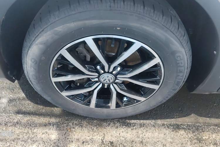 Used Volkswagen Tiguan L 2018 330TSI Automatic Two-Wheel Drive Luxury Edition Left Front Wheel Hub