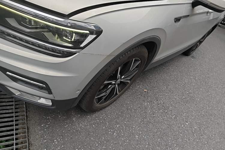 Used Volkswagen Tiguan L 2018 330TSI Automatic Two-Wheel Drive Flagship Edition Left Front Wheel Hub