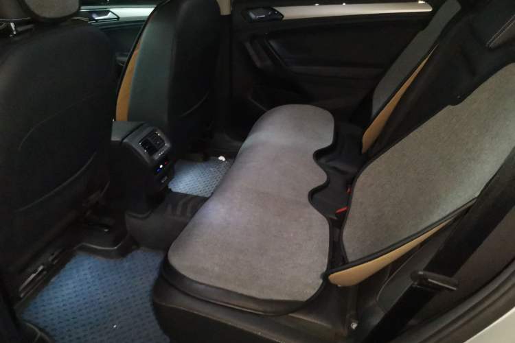 Used Volkswagen Tiguan L 2018 330TSI Automatic Two-Wheel Drive Luxury Edition Left Rear Seat