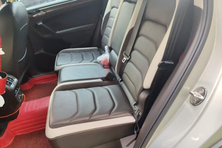 Used Volkswagen Tiguan L 2018 Revised Version 330TSI Automatic Two-Wheel Drive Comfort Edition Left Rear Seat