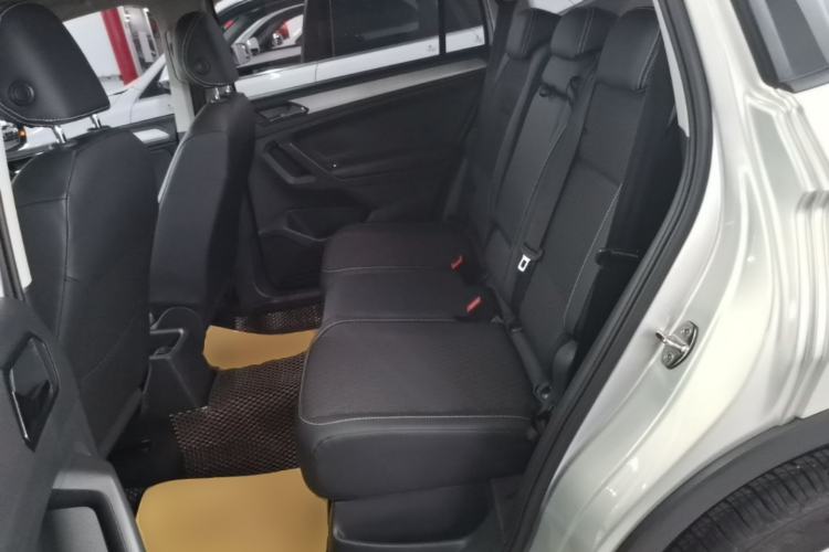 Used Volkswagen Tiguan L 2018 330TSI Automatic Two-Wheel Drive Luxury Edition Left Rear Seat