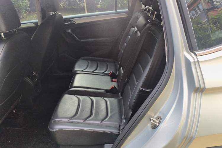 Used Volkswagen Tiguan L 2018 Revised Version 330TSI Automatic Two-Wheel Drive Comfort Edition Left Rear Seat