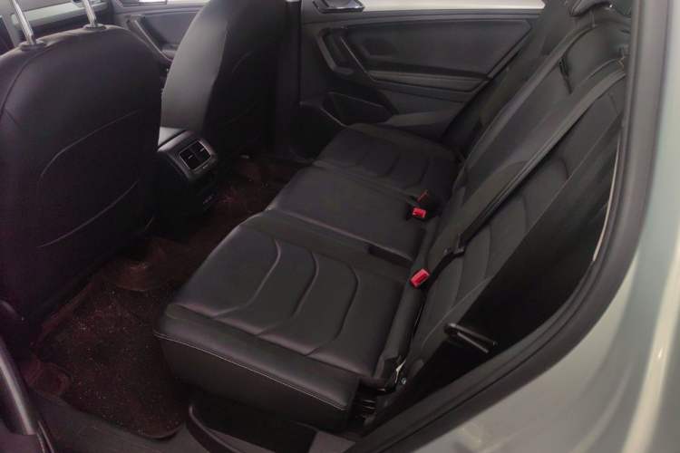 Used Volkswagen Tiguan L 2018 280TSI Automatic Two-Wheel Drive Comfort Edition Left Rear Seat
