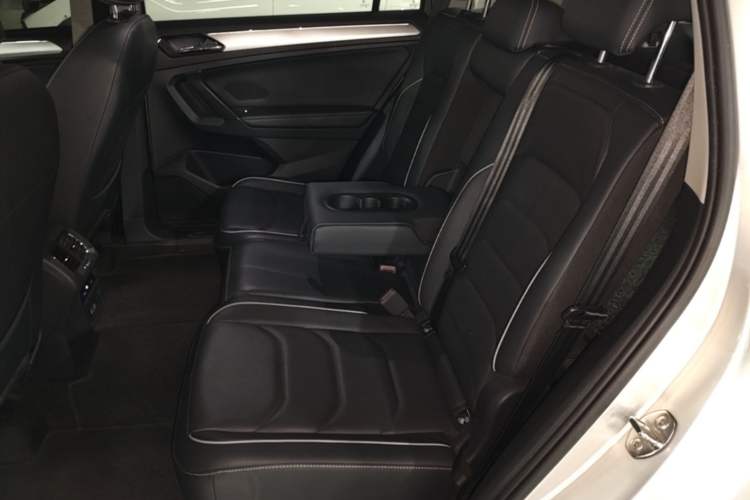 Used Volkswagen Tiguan L 2018 330TSI Automatic Two-Wheel Drive Flagship Edition Left Rear Seat