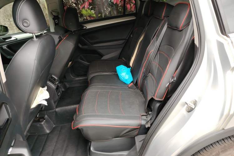 Used Volkswagen Tiguan L 2018 Facelift 330TSI Automatic Two-Wheel Drive Luxury Edition Left Rear Seat