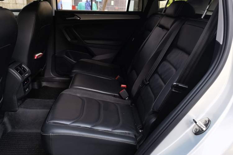 Used Volkswagen Tiguan L 2018 380TSI Automatic All-Wheel Drive Luxury Edition Left Rear Seat