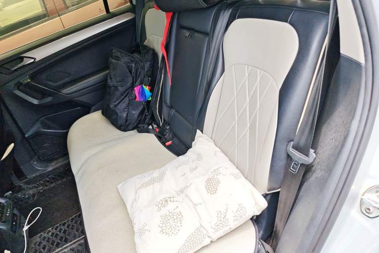 Used Volkswagen Tiguan L 2018 330TSI Automatic Two-Wheel Drive Comfort Edition Left Rear Seat