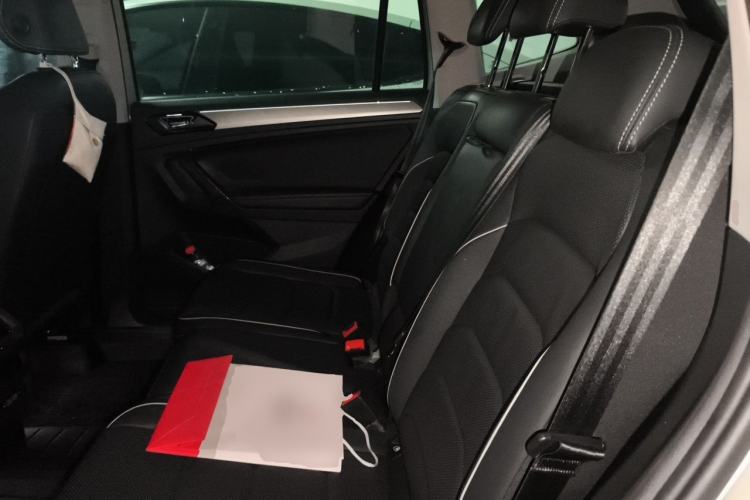 Used Volkswagen Tiguan L 2018 Revised Version 380TSI Automatic All-Wheel Drive Flagship Edition Left Rear Seat