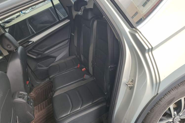 Used Volkswagen Tiguan L 2018 330TSI Automatic Two-Wheel Drive Luxury Edition Left Rear Seat