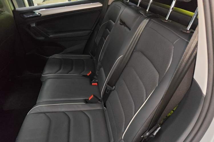 Used Volkswagen Tiguan L 2018 330TSI Automatic Two-Wheel Drive Flagship Edition Left Rear Seat