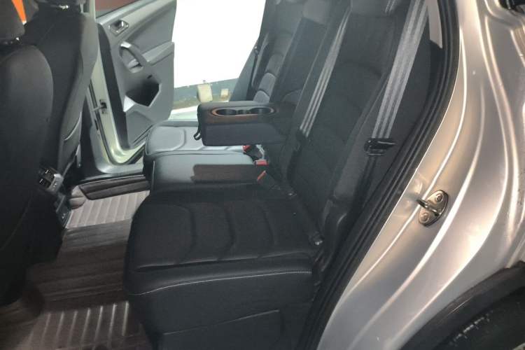 Used Volkswagen Tiguan L 2018 330TSI Automatic Two-Wheel Drive Comfort Edition Left Rear Seat