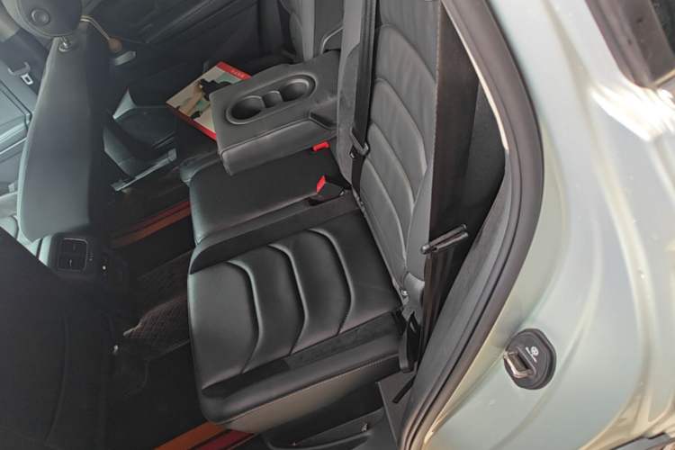 Used Volkswagen Tiguan L 2018 380TSI Automatic All-Wheel Drive Luxury Edition Left Rear Seat