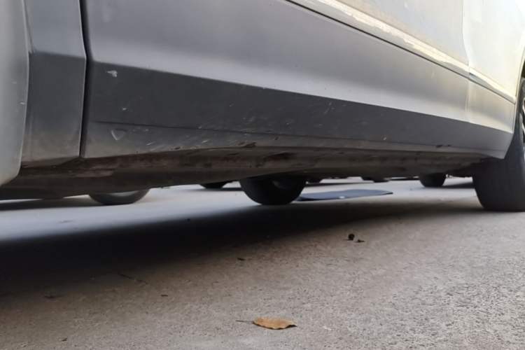 Used Volkswagen Tiguan L 2018 330TSI Automatic Two-Wheel Drive Luxury Edition Left Side Sill
