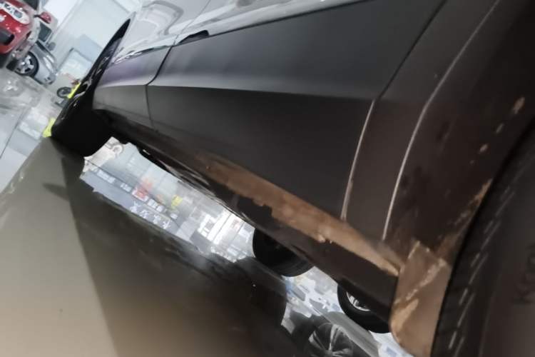 Used Volkswagen Tiguan L 2018 330TSI Automatic Two-Wheel Drive Luxury Edition Left Side Sill