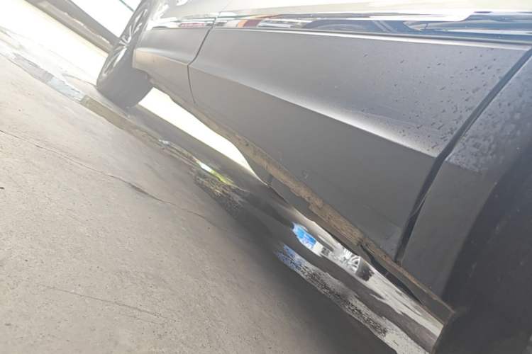 Used Volkswagen Tiguan L 2018 380TSI Automatic All-Wheel Drive Luxury Edition Left Side Sill