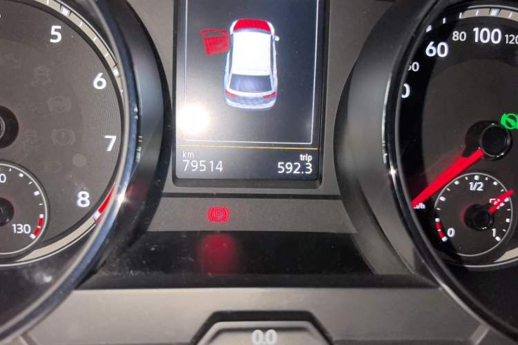 Used Volkswagen Tiguan L 2018 330TSI Automatic Two-Wheel Drive Luxury Edition Odometer Close Up