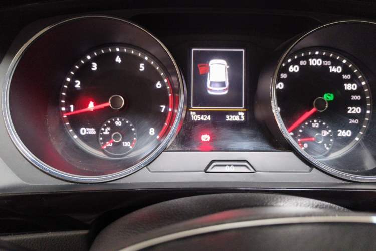 Used Volkswagen Tiguan L 2018 330TSI Automatic Two-Wheel Drive Luxury Edition Odometer Close Up