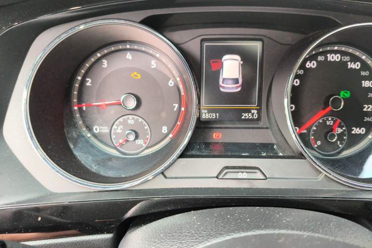 Used Volkswagen Tiguan L 2018 380TSI Automatic All-Wheel Drive Luxury Edition Odometer Close Up