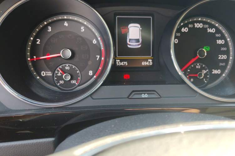 Used Volkswagen Tiguan L 2018 380TSI Automatic All-Wheel Drive Luxury Edition Odometer Close Up