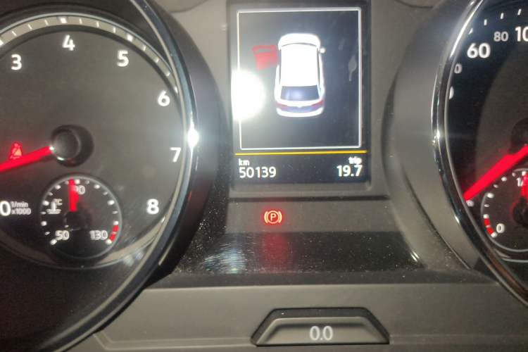 Used Volkswagen Tiguan L 2018 330TSI Automatic Two-Wheel Drive Luxury Edition Odometer Close Up