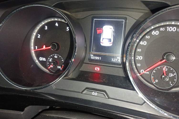 Used Volkswagen Tiguan L 2018 330TSI Automatic Two-Wheel Drive Luxury Edition Odometer Close Up