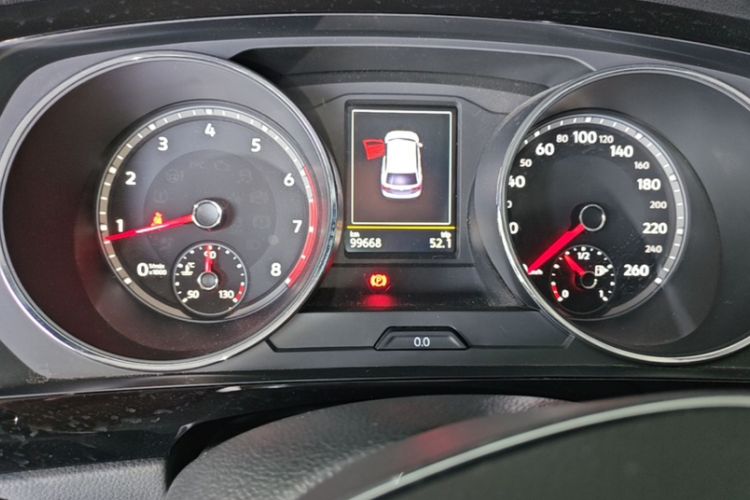 Used Volkswagen Tiguan L 2018 Revised Version 330TSI Automatic Two-Wheel Drive Comfort Edition Odometer Close Up