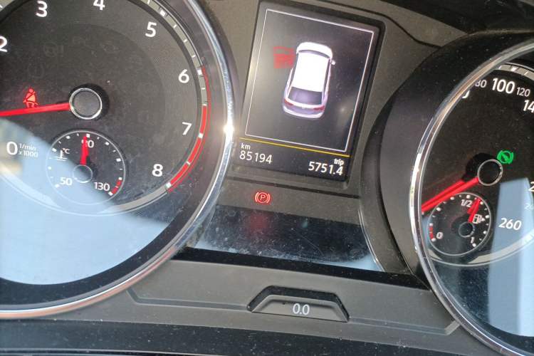 Used Volkswagen Tiguan L 2018 330TSI Automatic Two-Wheel Drive Luxury Edition Odometer Close Up