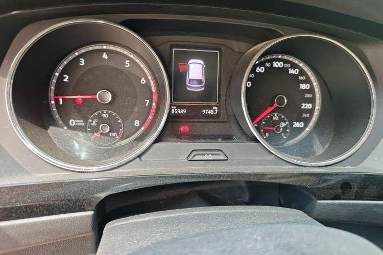 Used Volkswagen Tiguan L 2018 Facelift 330TSI Automatic Two-Wheel Drive Luxury Edition Odometer Close Up