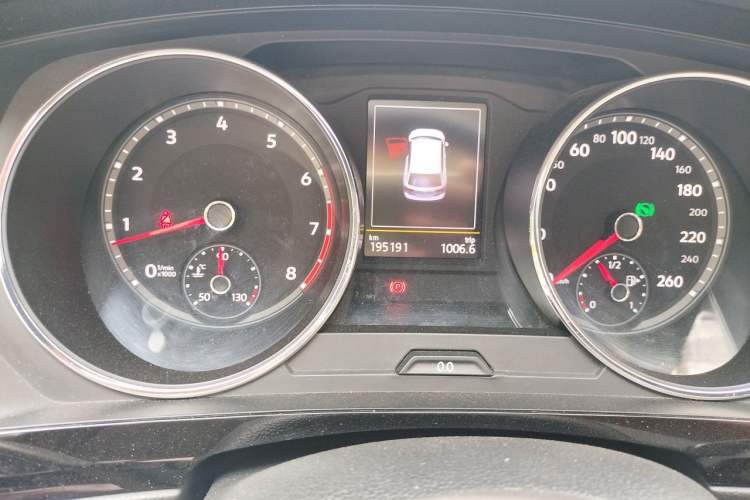 Used Volkswagen Tiguan L 2018 Facelift 330TSI Automatic Two-Wheel Drive Luxury Edition Odometer Close Up
