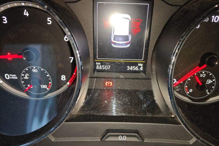 Used Volkswagen Tiguan L 2018 330TSI Automatic Two-Wheel Drive Luxury Edition Odometer Close Up