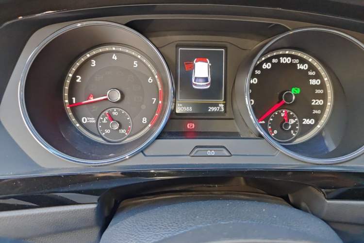 Used Volkswagen Tiguan L 2018 330TSI Automatic Two-Wheel Drive Comfort Edition Odometer Close Up