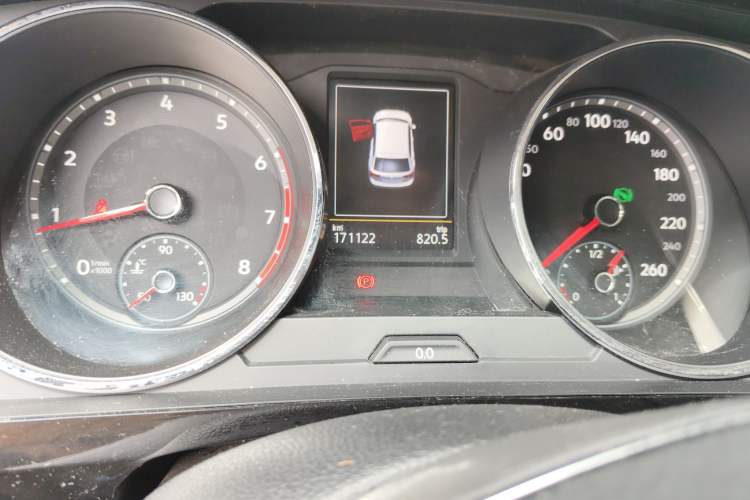 Used Volkswagen Tiguan L 2018 Facelift 330TSI Automatic Two-Wheel Drive Luxury Edition Odometer Close Up