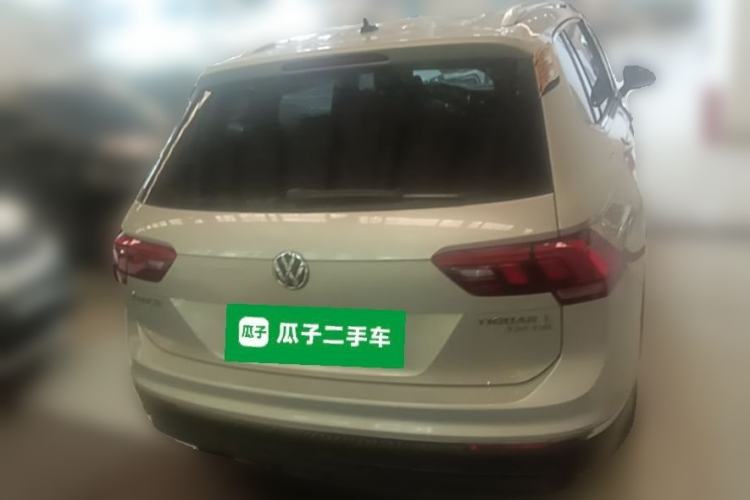 Used Volkswagen Tiguan L 2018 Revised Version 330TSI Automatic Two-Wheel Drive Comfort Edition Rear