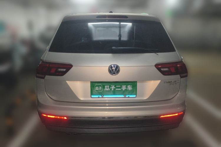 Used Volkswagen Tiguan L 2018 330TSI Automatic Two-Wheel Drive Luxury Edition Rear