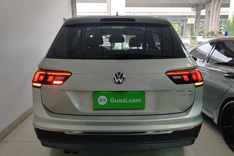 Used Volkswagen Tiguan L 2018 330TSI Automatic Two-Wheel Drive Luxury Edition Rear