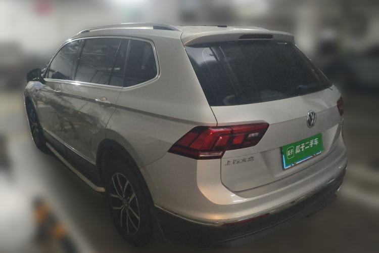 Used Volkswagen Tiguan L 2018 330TSI Automatic Two-Wheel Drive Luxury Edition Rear Left 45 Deg