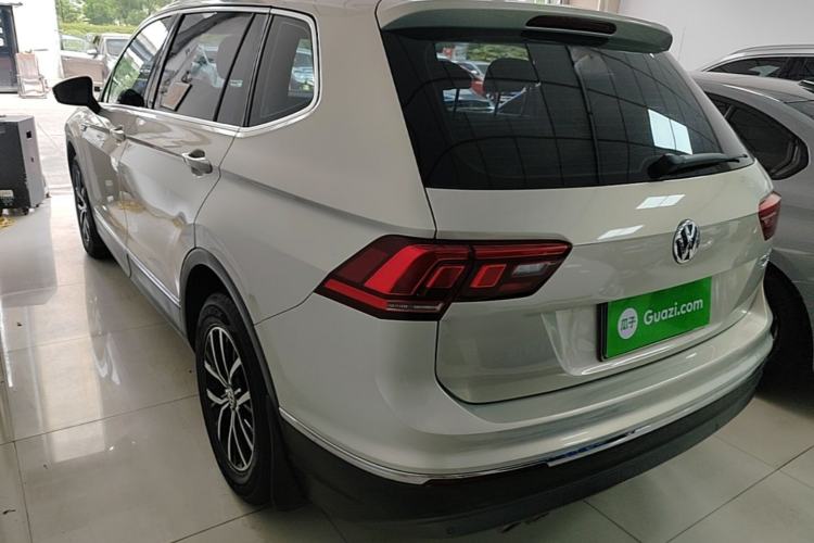 Used Volkswagen Tiguan L 2018 330TSI Automatic Two-Wheel Drive Luxury Edition Rear Left 45 Deg