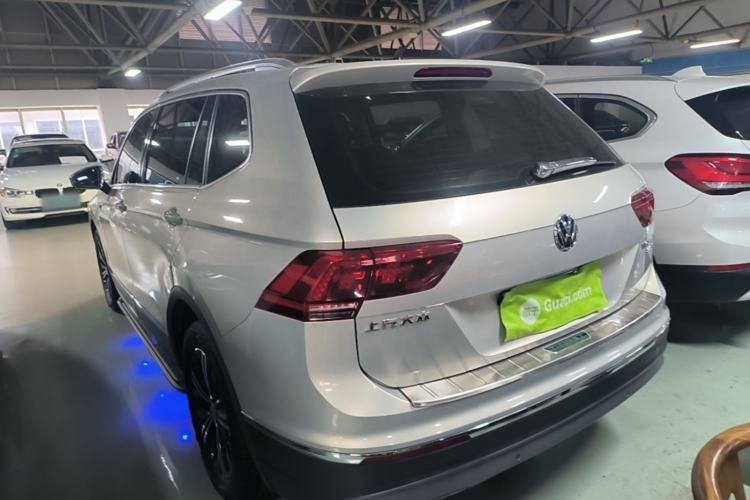 Used Volkswagen Tiguan L 2018 380TSI Automatic All-Wheel Drive Luxury Edition Rear Left 45 Deg