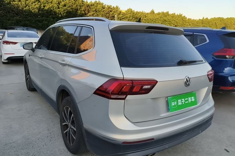 Used Volkswagen Tiguan L 2018 330TSI Automatic Two-Wheel Drive Luxury Edition Rear Left 45 Deg
