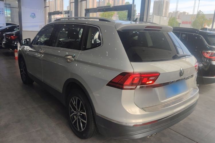 Used Volkswagen Tiguan L 2018 330TSI Automatic Two-Wheel Drive Luxury Edition Rear Left 45 Deg