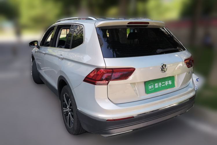 Used Volkswagen Tiguan L 2018 380TSI Automatic All-Wheel Drive Luxury Edition Rear Left 45 Deg