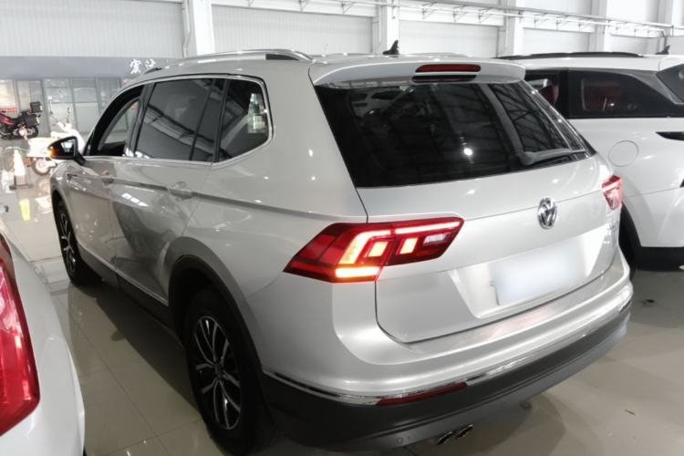 Used Volkswagen Tiguan L 2018 330TSI Automatic Two-Wheel Drive Luxury Edition Rear Left 45 Deg