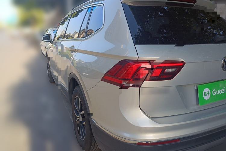 Used Volkswagen Tiguan L 2018 330TSI Automatic Two-Wheel Drive Luxury Edition Rear Left 45 Deg