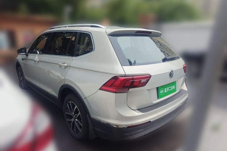 Used Volkswagen Tiguan L 2018 330TSI Automatic Two-Wheel Drive Luxury Edition Rear Left 45 Deg