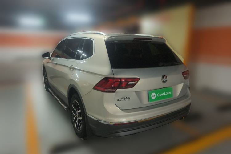 Used Volkswagen Tiguan L 2018 330TSI Automatic Two-Wheel Drive Luxury Edition Rear Left 45 Deg