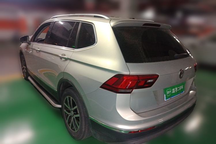 Used Volkswagen Tiguan L 2018 330TSI Automatic Two-Wheel Drive Luxury Edition Rear Left 45 Deg