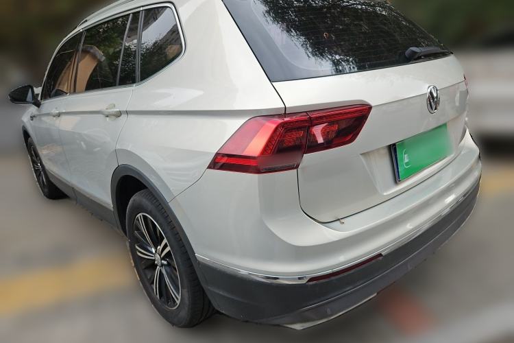 Used Volkswagen Tiguan L 2018 380TSI Automatic All-Wheel Drive Luxury Edition Rear Left 45 Deg