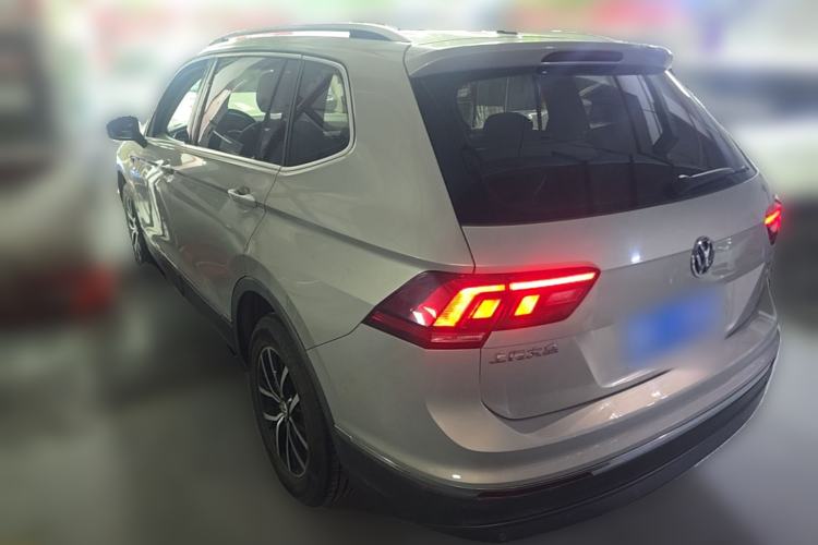 Used Volkswagen Tiguan L 2018 330TSI Automatic Two-Wheel Drive Luxury Edition Rear Left 45 Deg